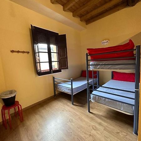 Albergue De Peregrinos Compostela Molinaseca Extérieur photo