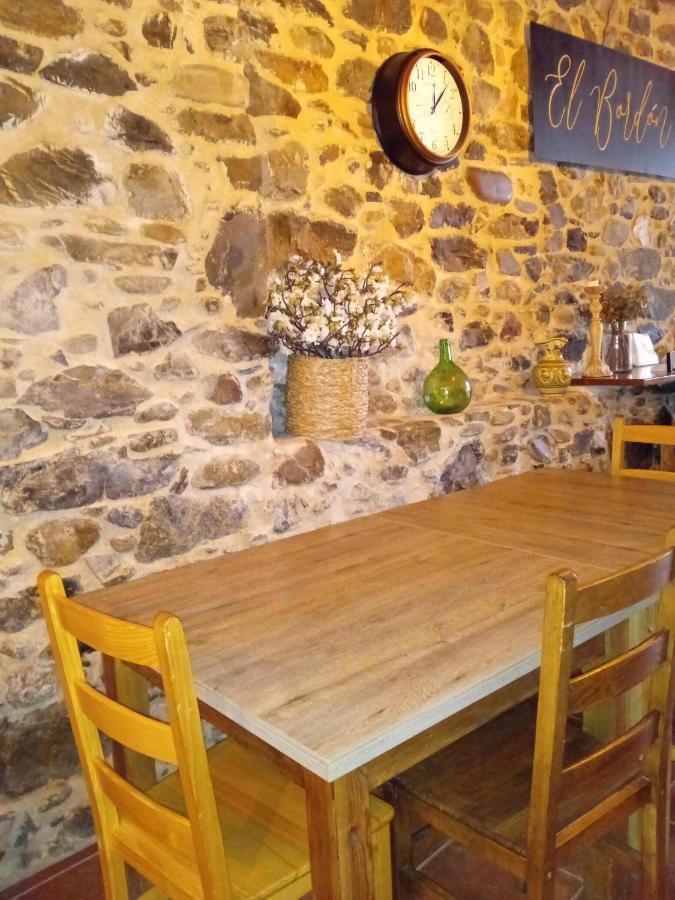 Albergue De Peregrinos Compostela Molinaseca Extérieur photo