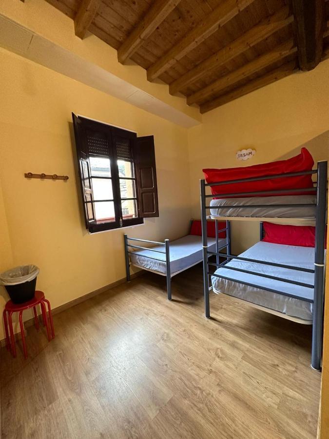 Albergue De Peregrinos Compostela Molinaseca Extérieur photo